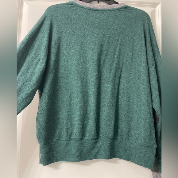 SUNDRY Camo Colorblock Sweatshirt 2 - Picture 4 of 8